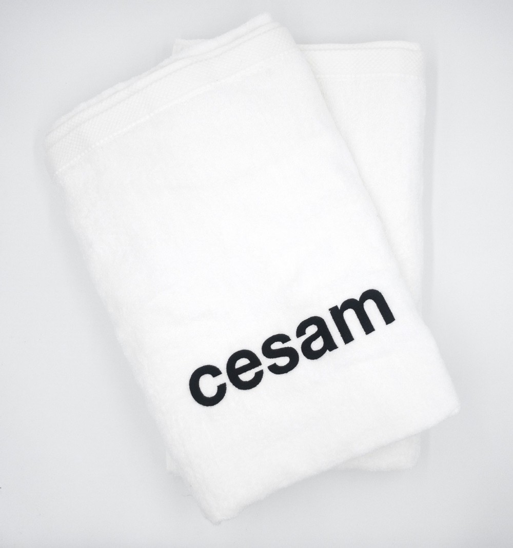 Serviette de bain brodée CESAM